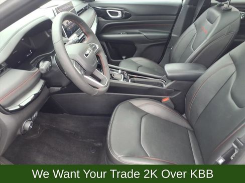 Used 2025 Jeep Compass Trailhawk w/ Trailhawk Elite Group image 9