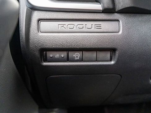 Used 2023 Nissan Rogue S image 21