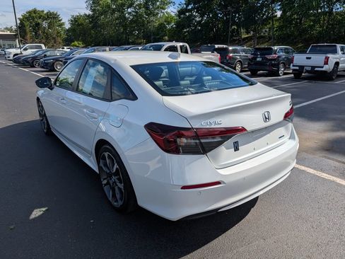 Used 2025 Honda Civic Sport Touring image 5
