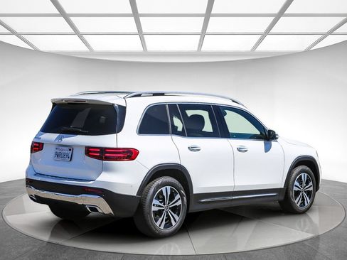 Used 2026 Mercedes-Benz GLB 250 image 3