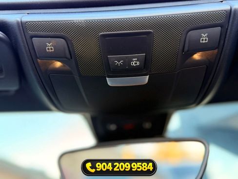 Used 2018 Mercedes-Benz SLC 300 image 21