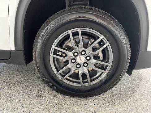 Used 2025 GMC Acadia Elevation image 35