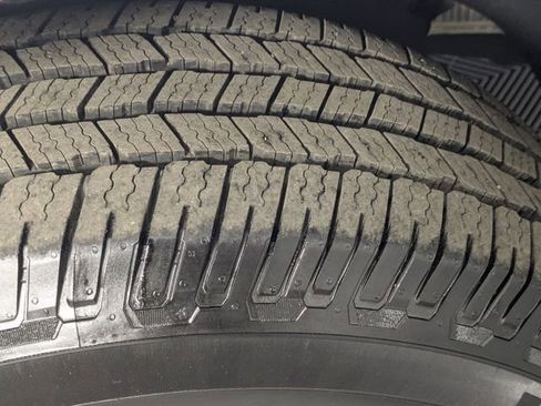 Used 2023 Chevrolet Silverado 1500 LT image 9