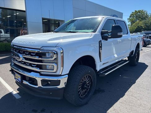 Used 2025 Ford F350 Lariat w/ FX4 Off-Road Package AWD/4WD image 3