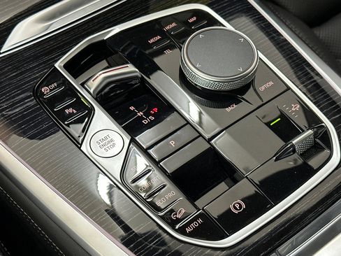 New 2026 BMW X7 xDrive40i w/ M Sport Package image 17