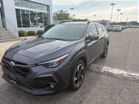 Used 2024 Subaru Crosstrek 2.5i Limited w/ Crosstrek Mirror Package image 2