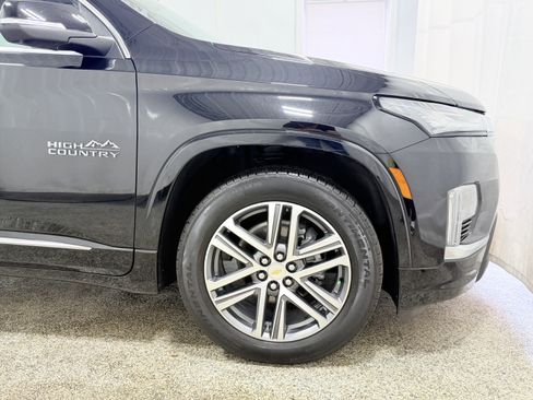 Used 2023 Chevrolet Traverse High Country AWD/4WD image 33