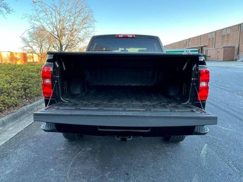 Used 2018 Chevrolet Silverado 1500 Custom w/ Custom Value Package RWD image 5