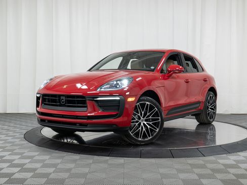 Used 2025 Porsche Macan image 29