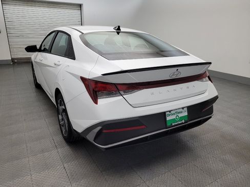 Used 2025 Hyundai Elantra Sport FWD image 5