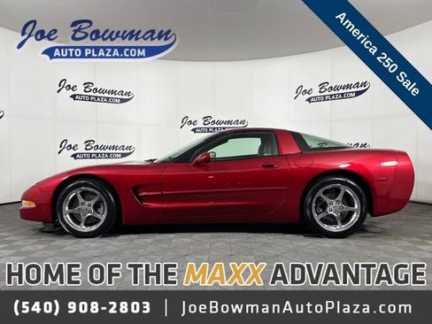 Used 2001 Chevrolet Corvette Coupe w/ Preferred Equipment Group2 RWD image 1