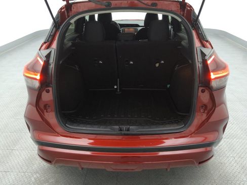 Used 2022 Nissan Kicks SR w/ Interior Electronics Package FWD image 29