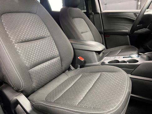 Used 2025 Ford Escape Active AWD/4WD image 4
