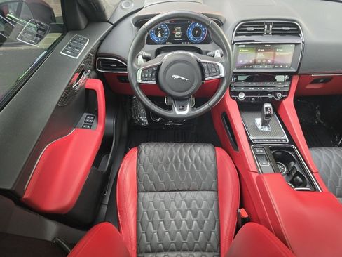 Used 2020 Jaguar F-PACE SVR image 38