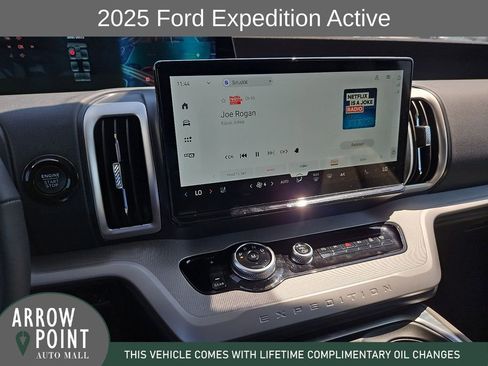 Used 2025 Ford Expedition Active RWD image 25