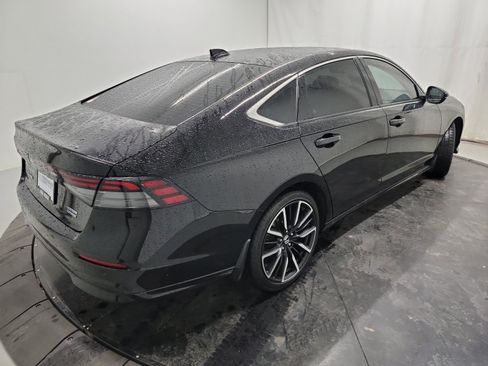 Used 2024 Honda Accord Touring image 9