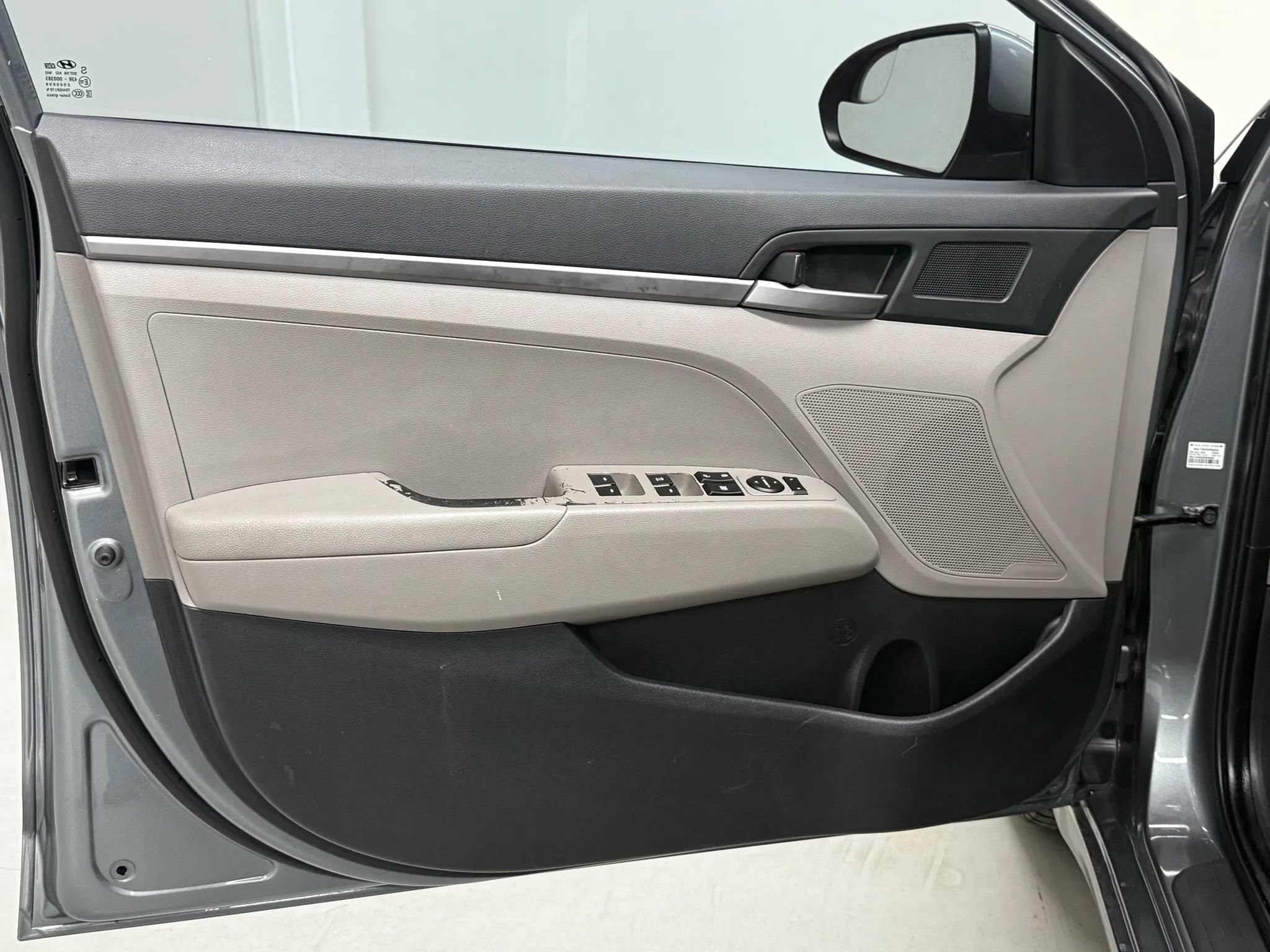 Used 2017 Hyundai Elantra SE FWD image 17