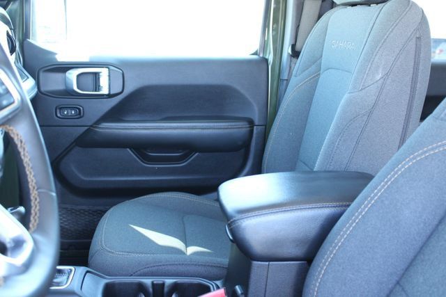 Used 2024 Jeep Wrangler Unlimited Sahara AWD/4WD image 32