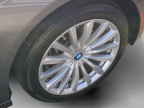 Used 2017 BMW 740e xDrive AWD/4WD image 9