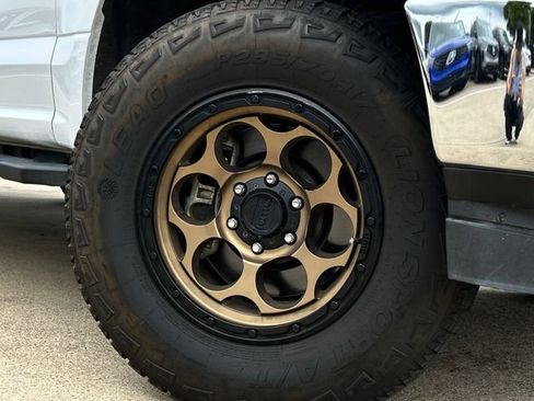 Used 2018 Ford F150 XLT w/ Equipment Group 302A Luxury AWD/4WD image 11