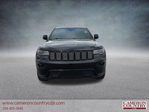 Used 2020 Jeep Grand Cherokee Altitude image 2