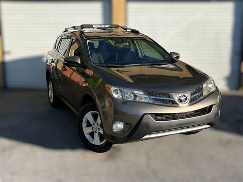 Used 2013 Toyota RAV4 XLE FWD image 10