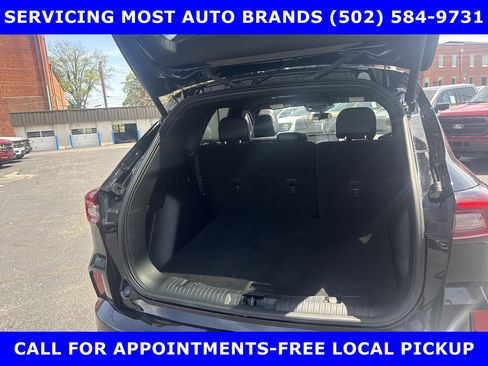 Used 2023 Ford Escape ST-Line w/ Equipment Group 301A FWD image 9