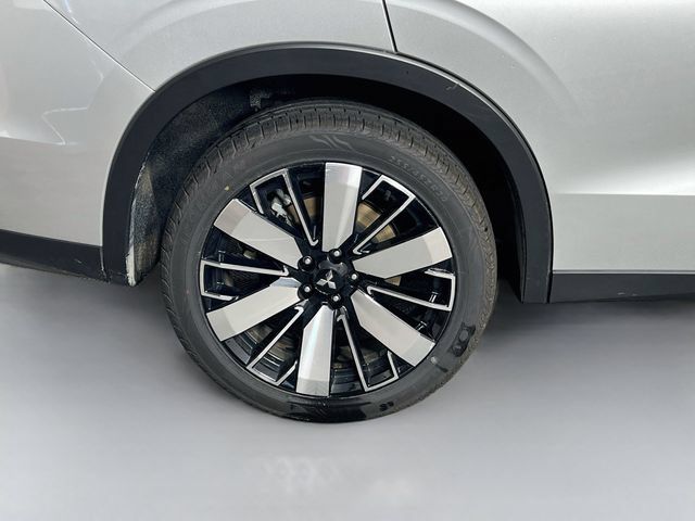 Used 2025 Mitsubishi Outlander SE FWD image 37