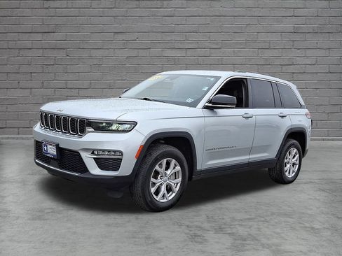 Used 2022 Jeep Grand Cherokee Limited AWD/4WD image 6