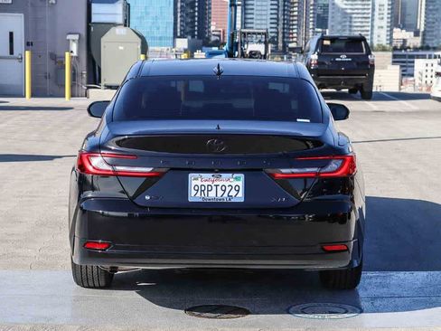 Used 2025 Toyota Camry XLE FWD image 5