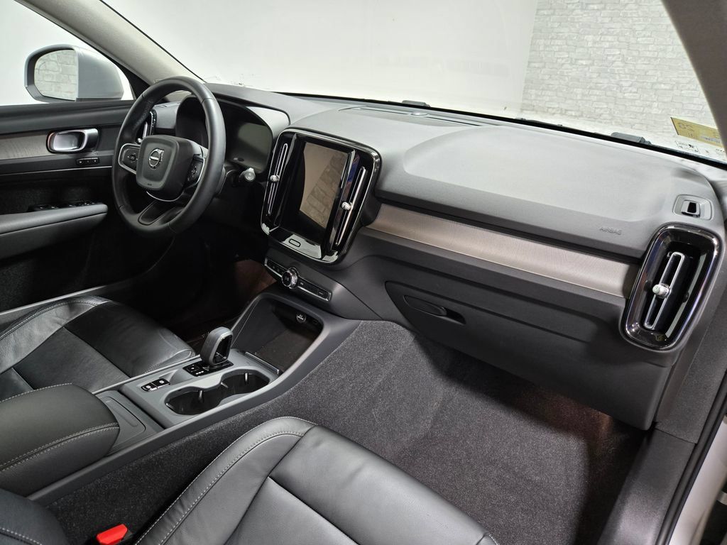 Used 2023 Volvo XC40 B5 Core w/ Climate Package AWD/4WD image 52
