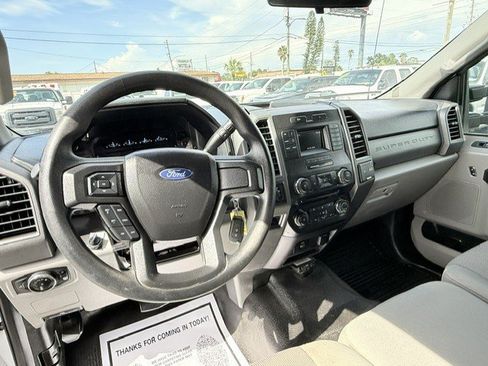 Used 2017 Ford F250 XL w/ Power Equipment Group AWD/4WD image 15