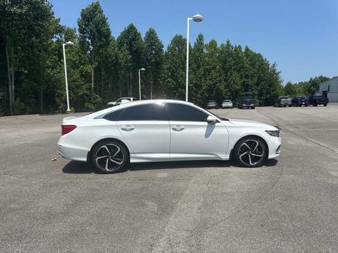 Used 2020 Honda Accord Sport image 3