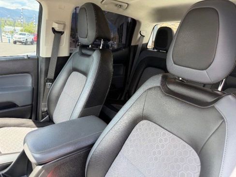 Used 2018 Chevrolet Colorado Z71 AWD/4WD image 25