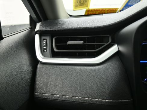 Used 2020 Toyota RAV4 XLE w/ Convenience Package image 18