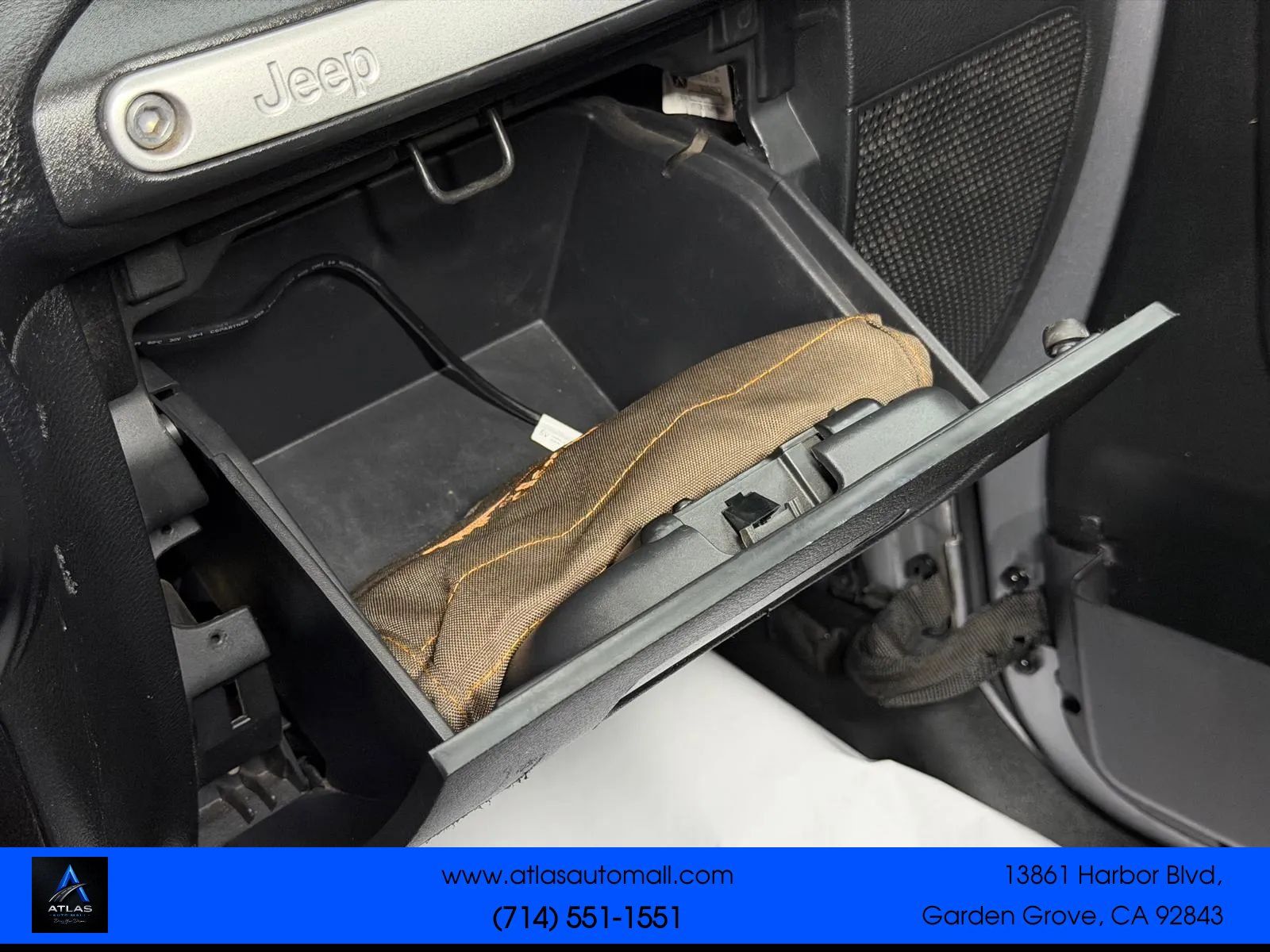 Used 2018 Jeep Wrangler Unlimited Sahara AWD/4WD image 31