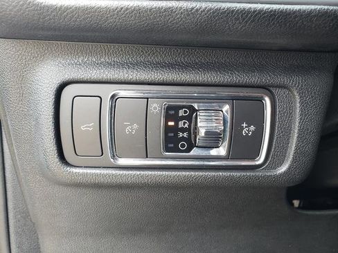 Used 2021 Lincoln Corsair AWD w/ Equipment Group 101A image 23