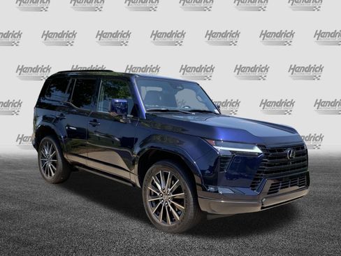 Used 2025 Lexus GX 550 AWD/4WD image 2