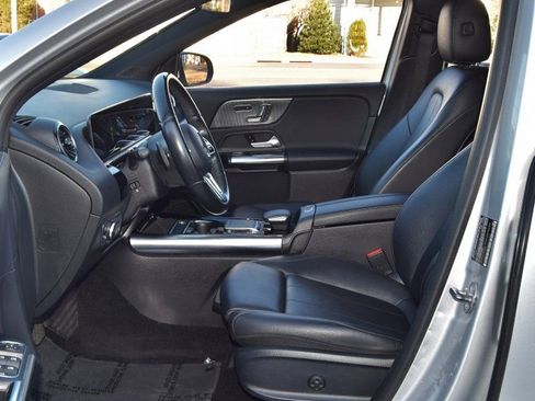 Used 2021 Mercedes-Benz GLA 250 4MATIC w/ Premium Package image 18