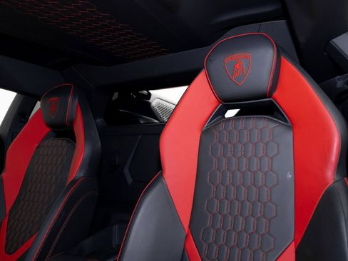 Used 2024 Lamborghini Revuelto image 56