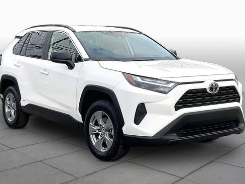 Used 2025 Toyota RAV4 LE AWD/4WD image 3