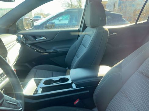 Used 2025 Chevrolet Equinox LT image 7