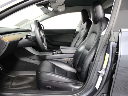 Used 2020 Tesla Model 3 Standard Range Plus image 22