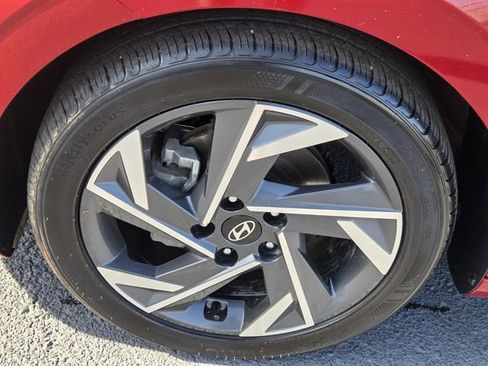 Used 2025 Hyundai Elantra Sport image 16