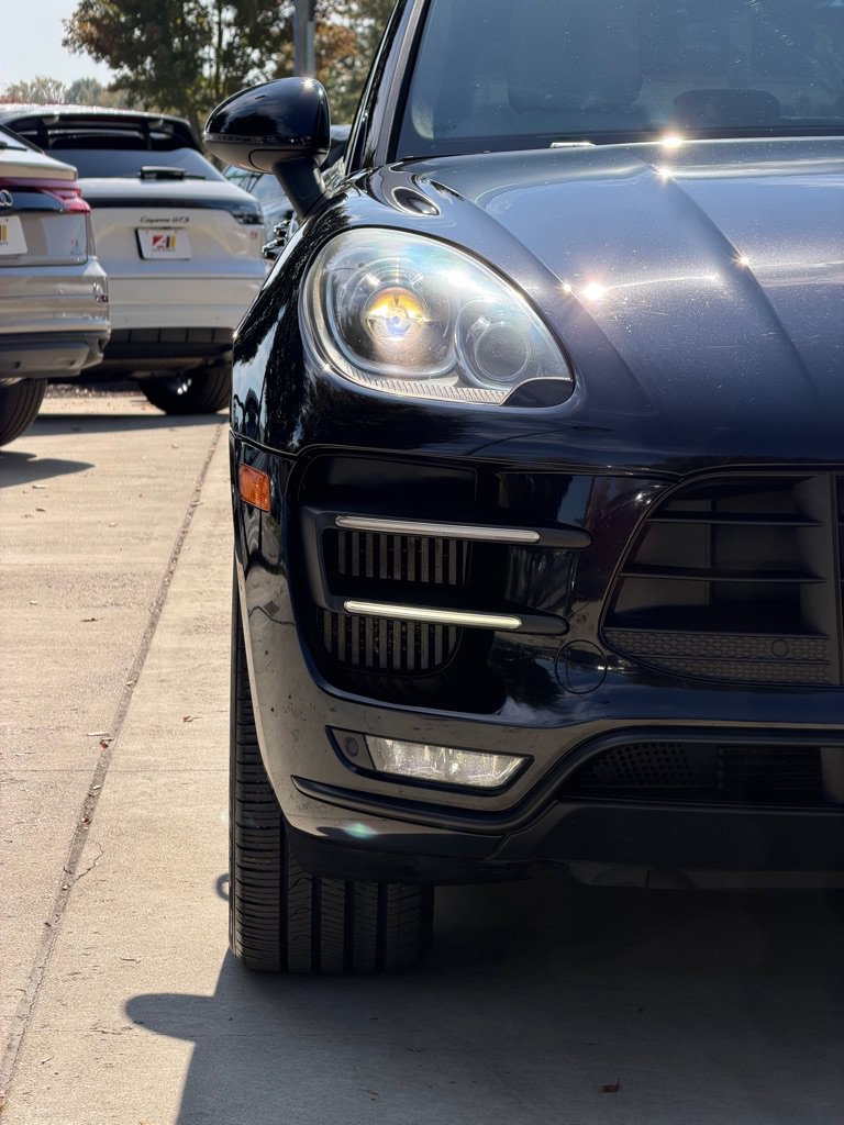 Used 2016 Porsche Macan Turbo AWD/4WD image 12