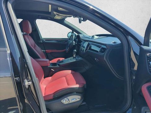 Used 2017 Porsche Macan image 16