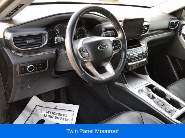 Used 2023 Ford Explorer Limited AWD/4WD image 3
