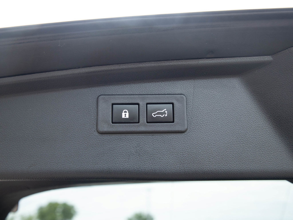 Used 2023 Subaru Outback Touring XT AWD/4WD image 18