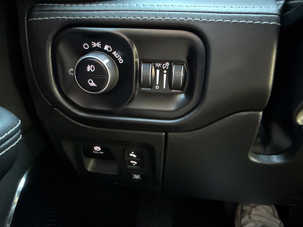 Used 2025 RAM 1500 Limited AWD/4WD image 24
