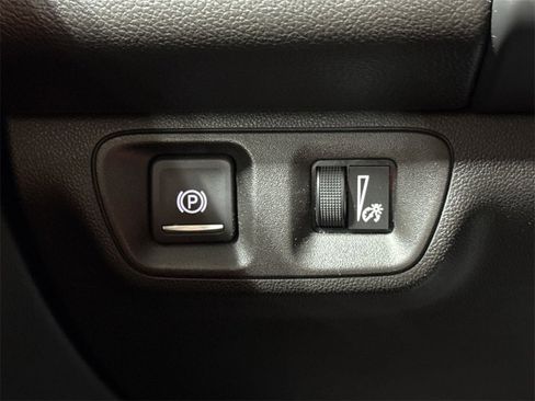 Used 2023 GMC Acadia SLT image 18